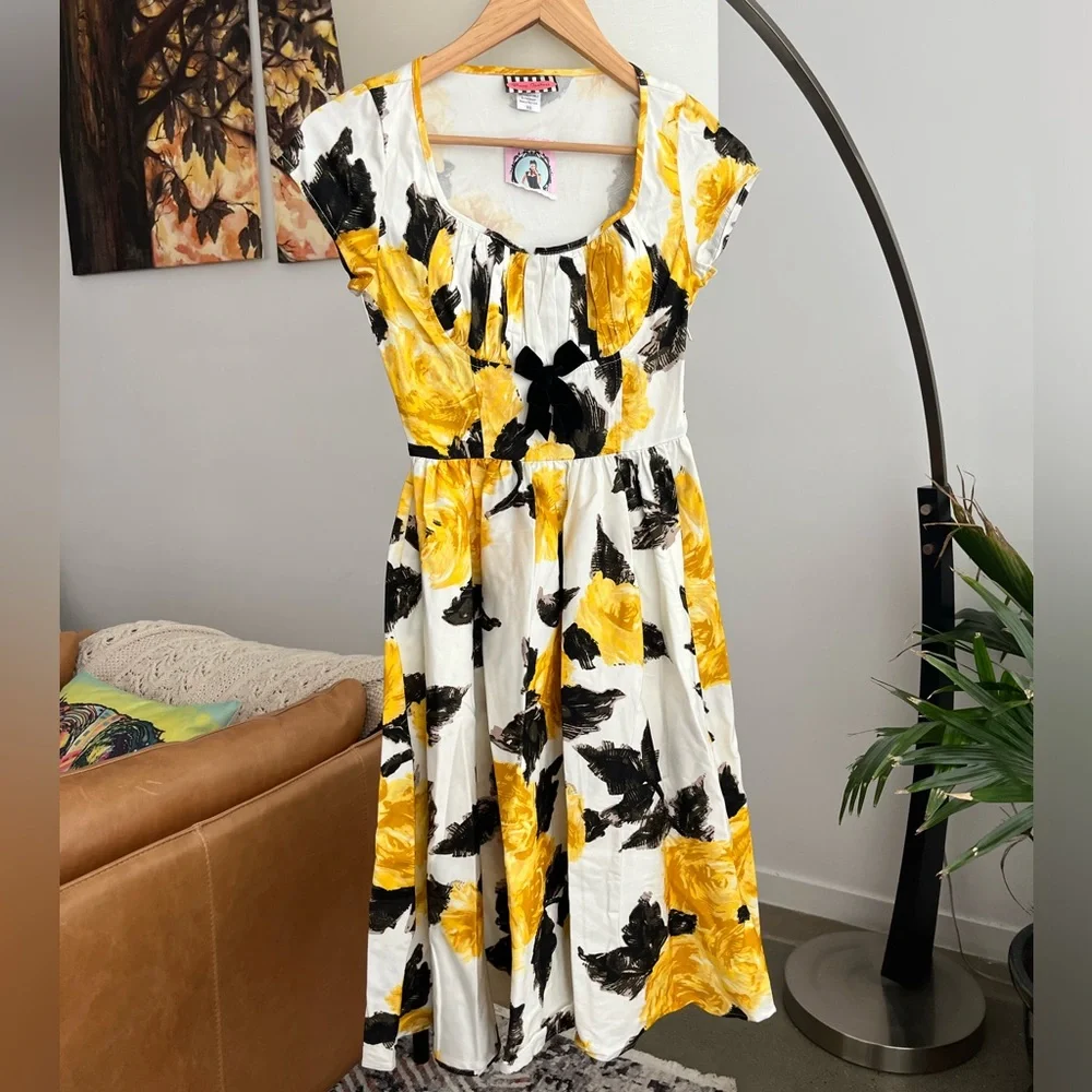 NWT Pinup Couture Evelyn Yellow Roses Swing Dress - Picture 3 of 8